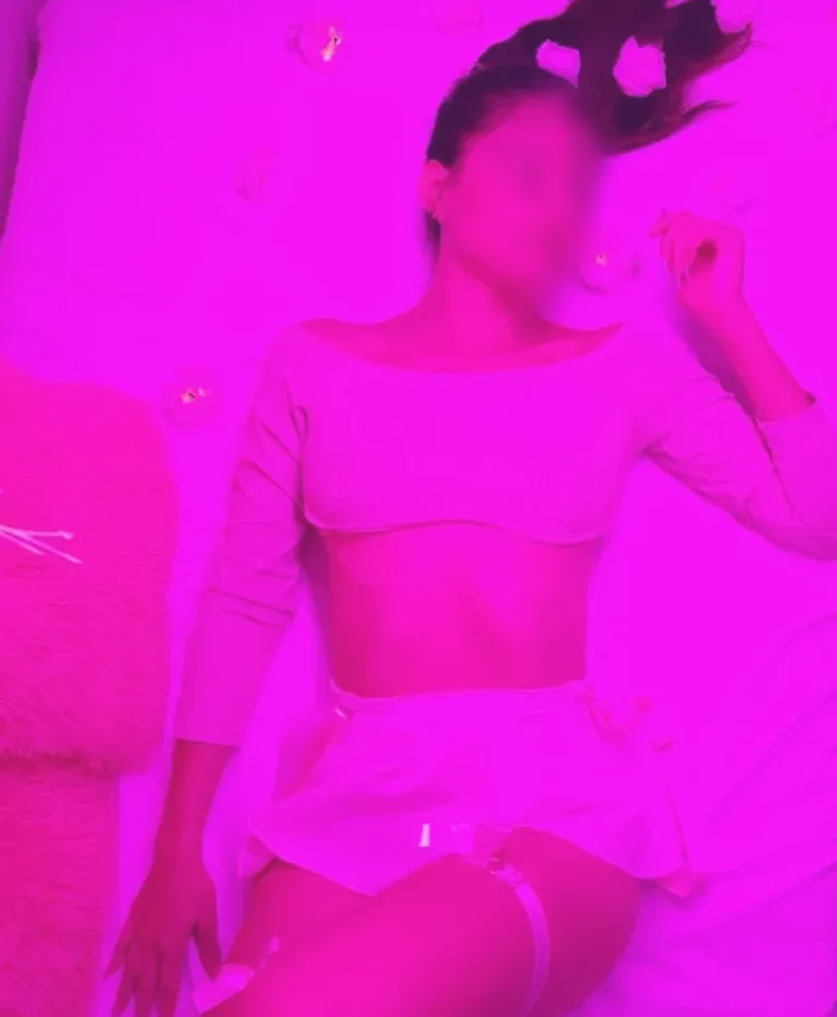 Amina, 32