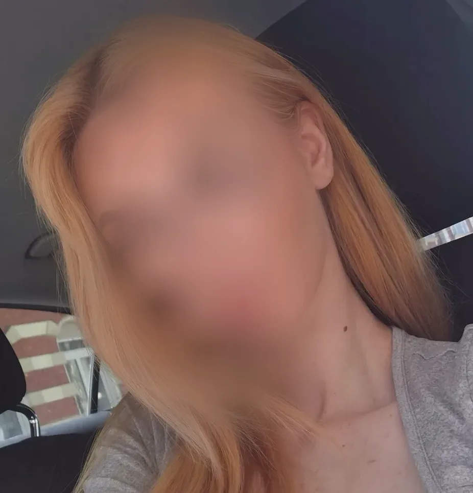 Emina, 20