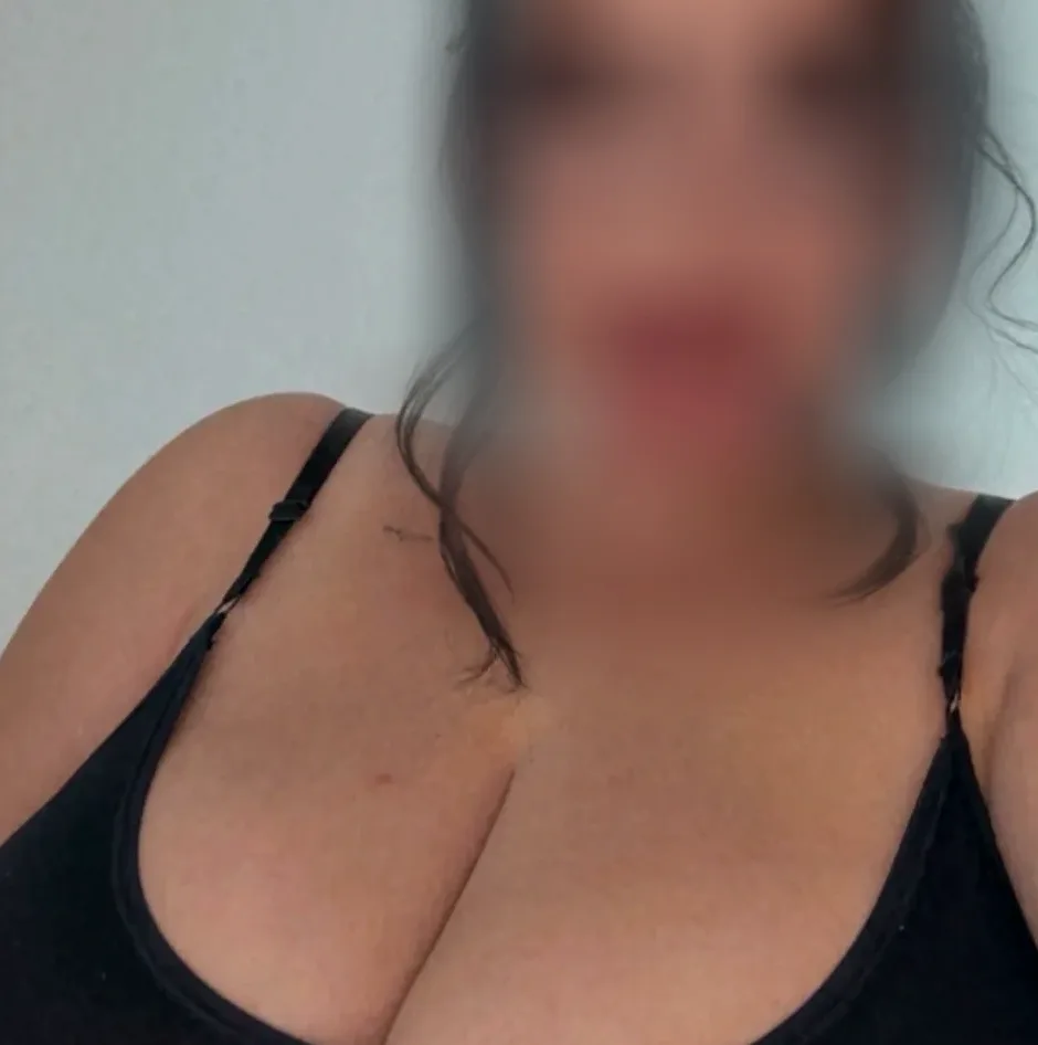 Ingrid, 24