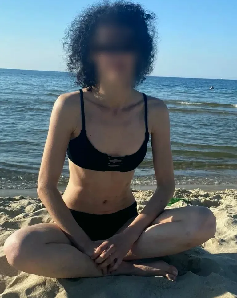Karin, 26