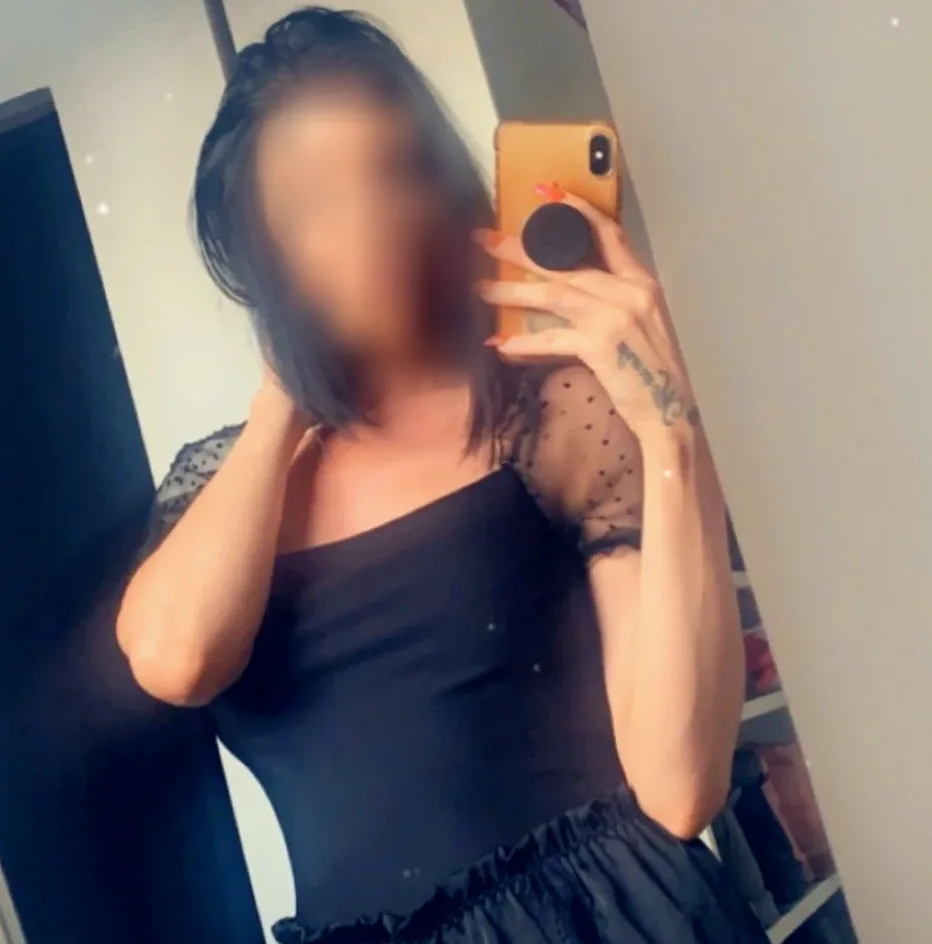 Lilly, 31