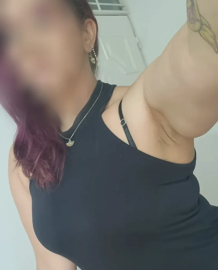 Lilly, 39